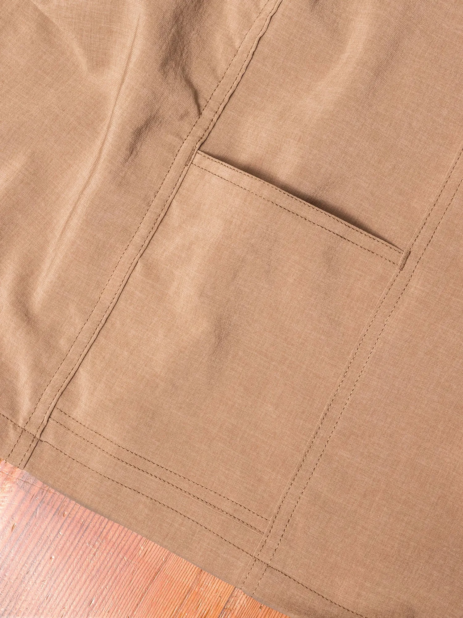 Stretch Gardener Half Shirt in Beige