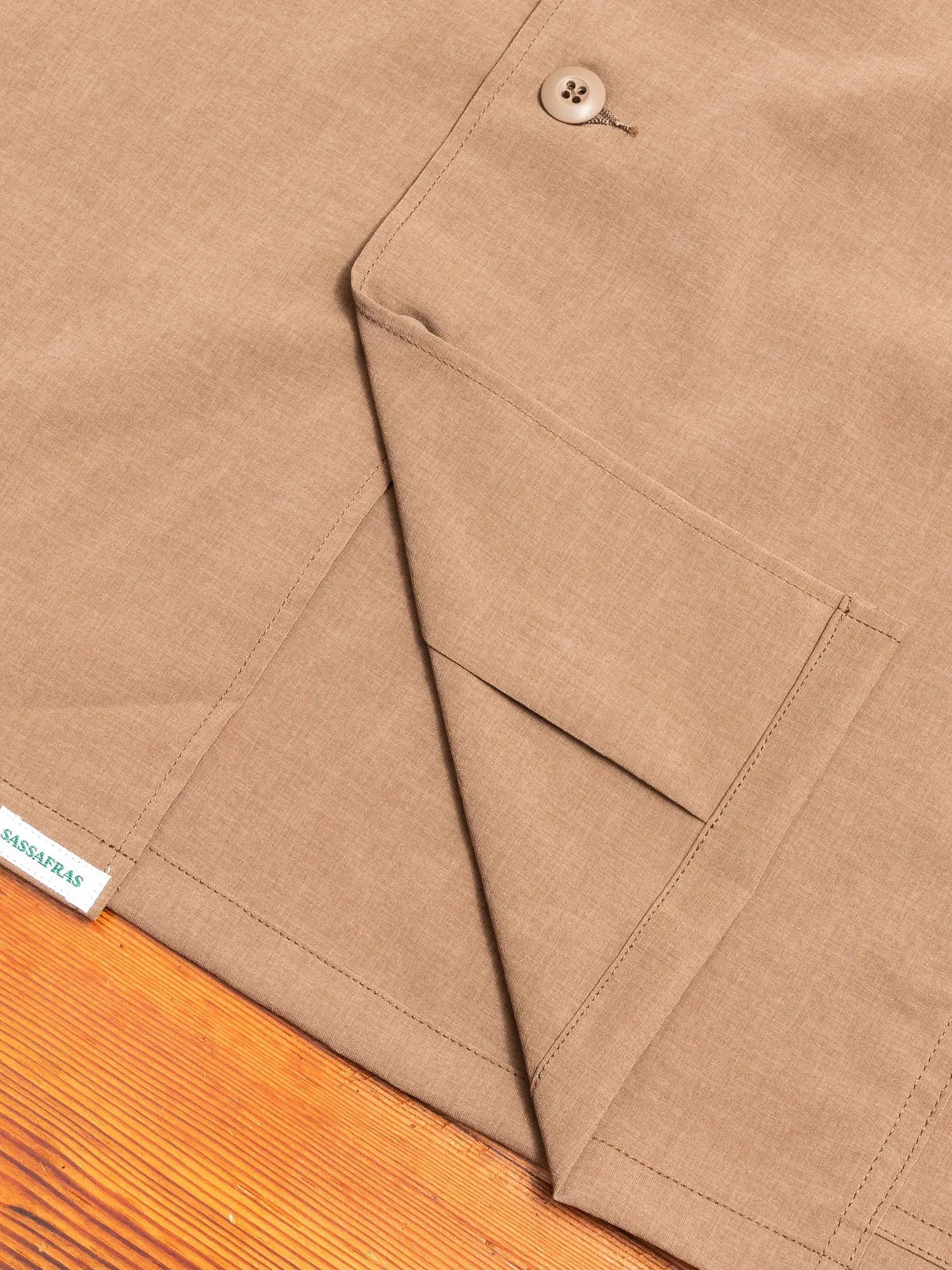Stretch Gardener Half Shirt in Beige